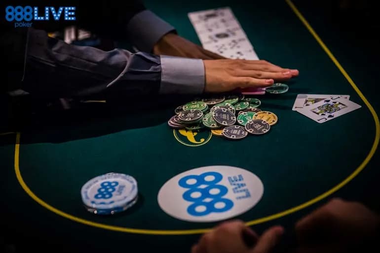 Il tavolo da poker come spunto per i poeti