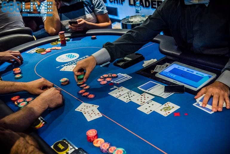 Slowplay poker