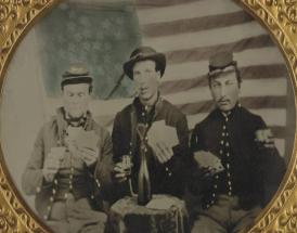 Soldati con le carte in mano durante la guerra civile statunitense