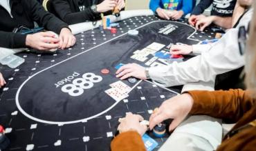 Un tavolo di 888poker